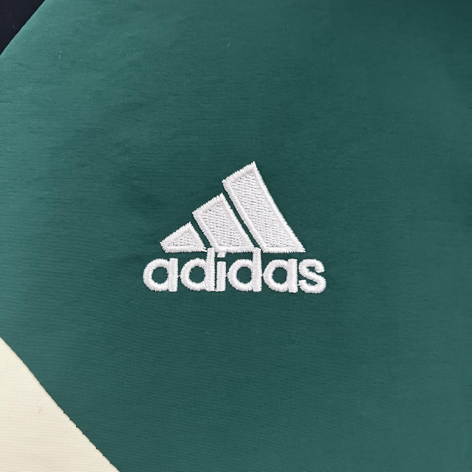 24 25 M U Trench Coat Reversible 3