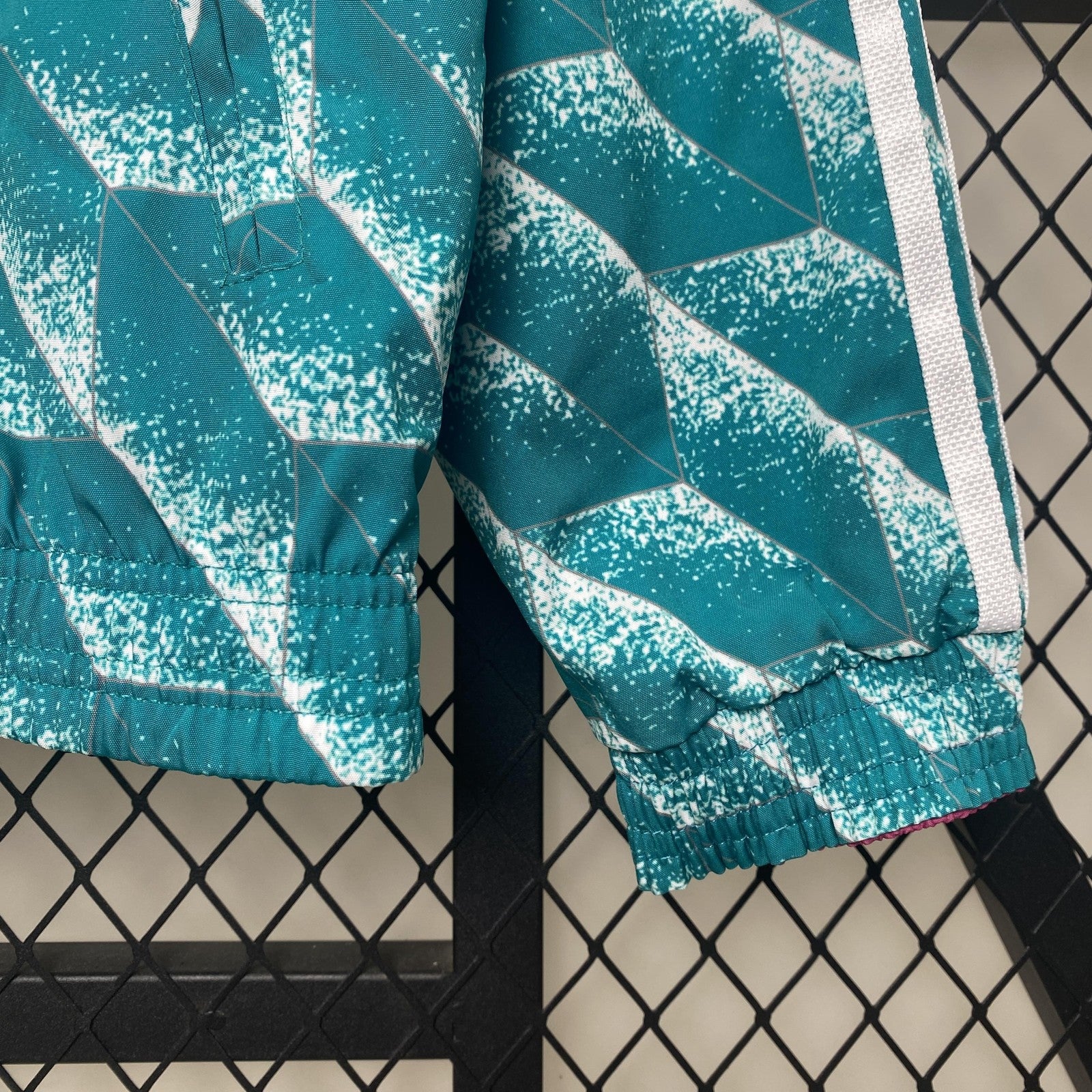 24 25 German Windbreaker