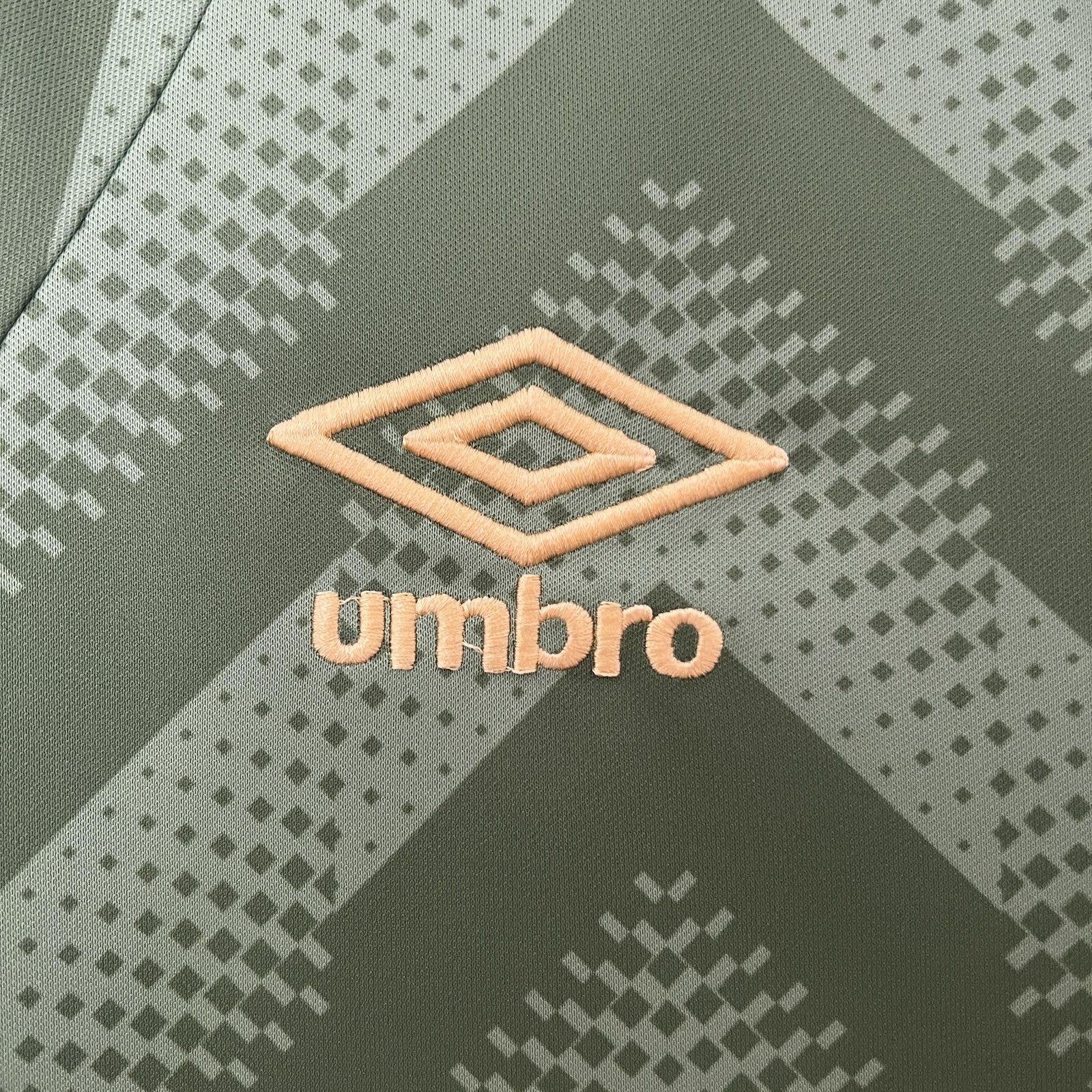 24 25 Fluminense Green