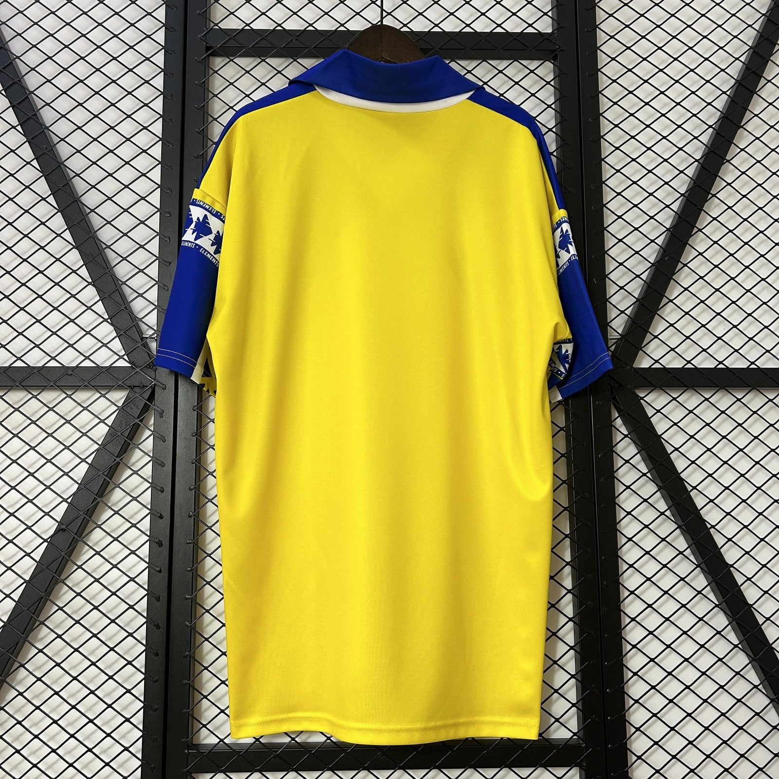 Retro Cadiz Home 2