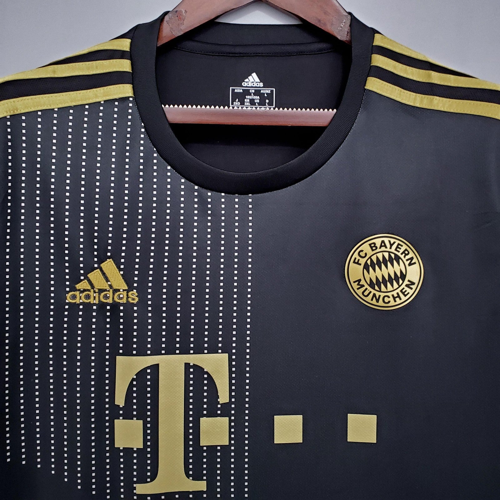 21 22 Bayern Munich Away