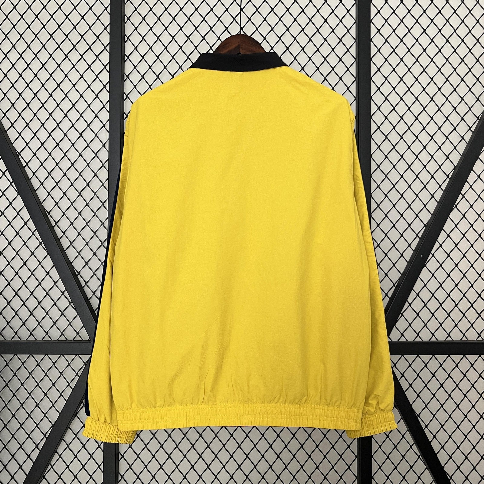 24 25 M U Trench Coat Reversible 2