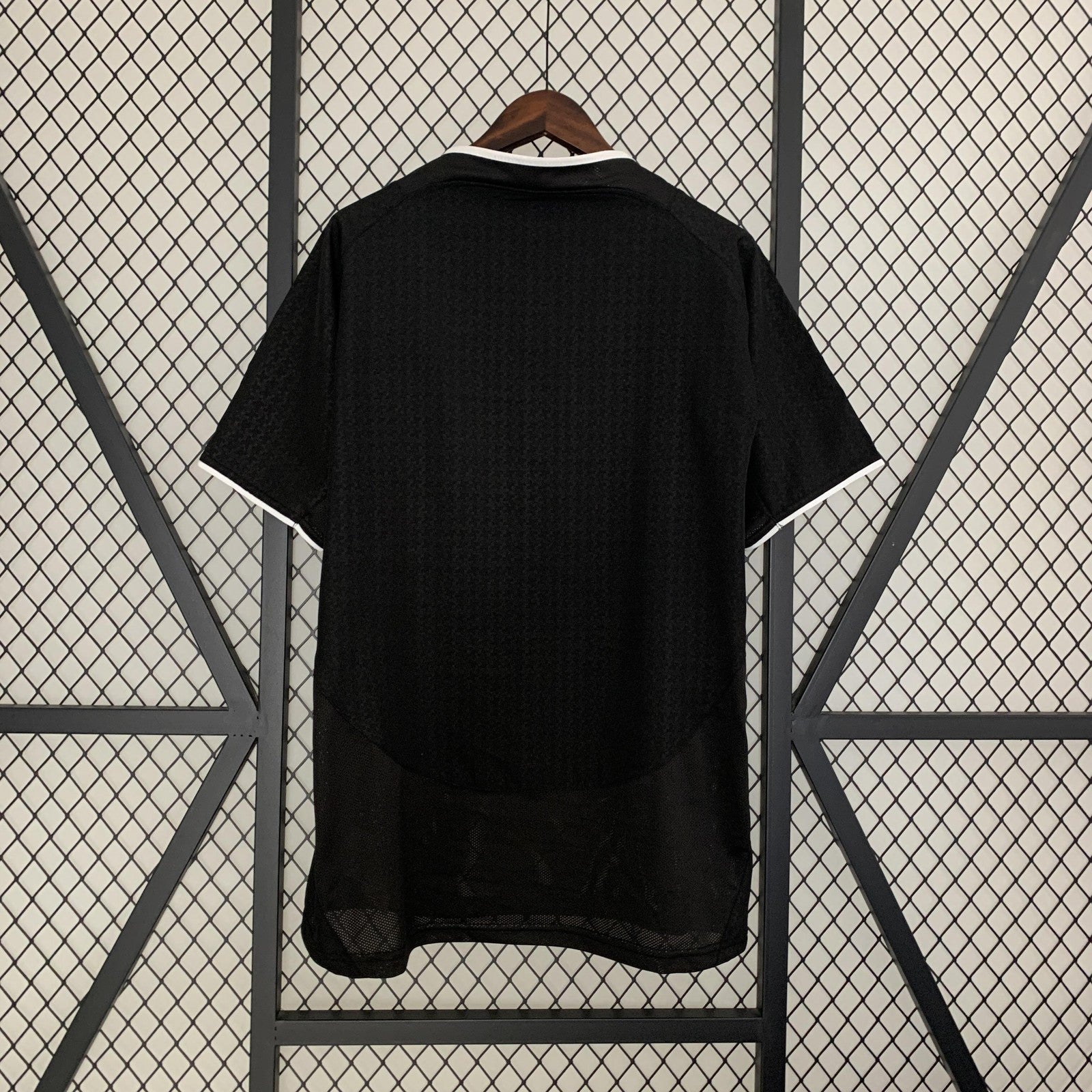 Retro M U 03 04 Away