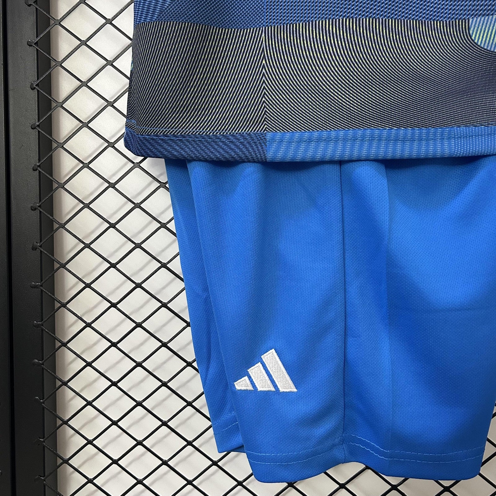 25 26 Kids Real Madrid Training Uniform