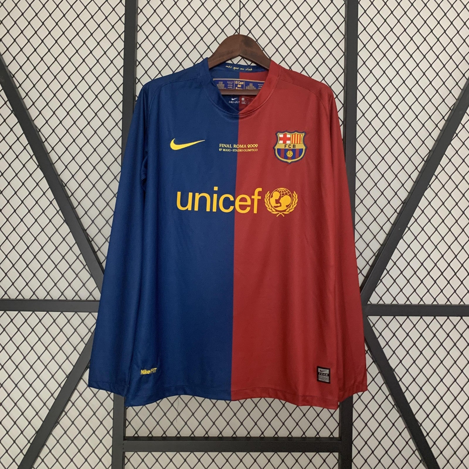 Retro Long Sleeves Barcelona Champions League Home