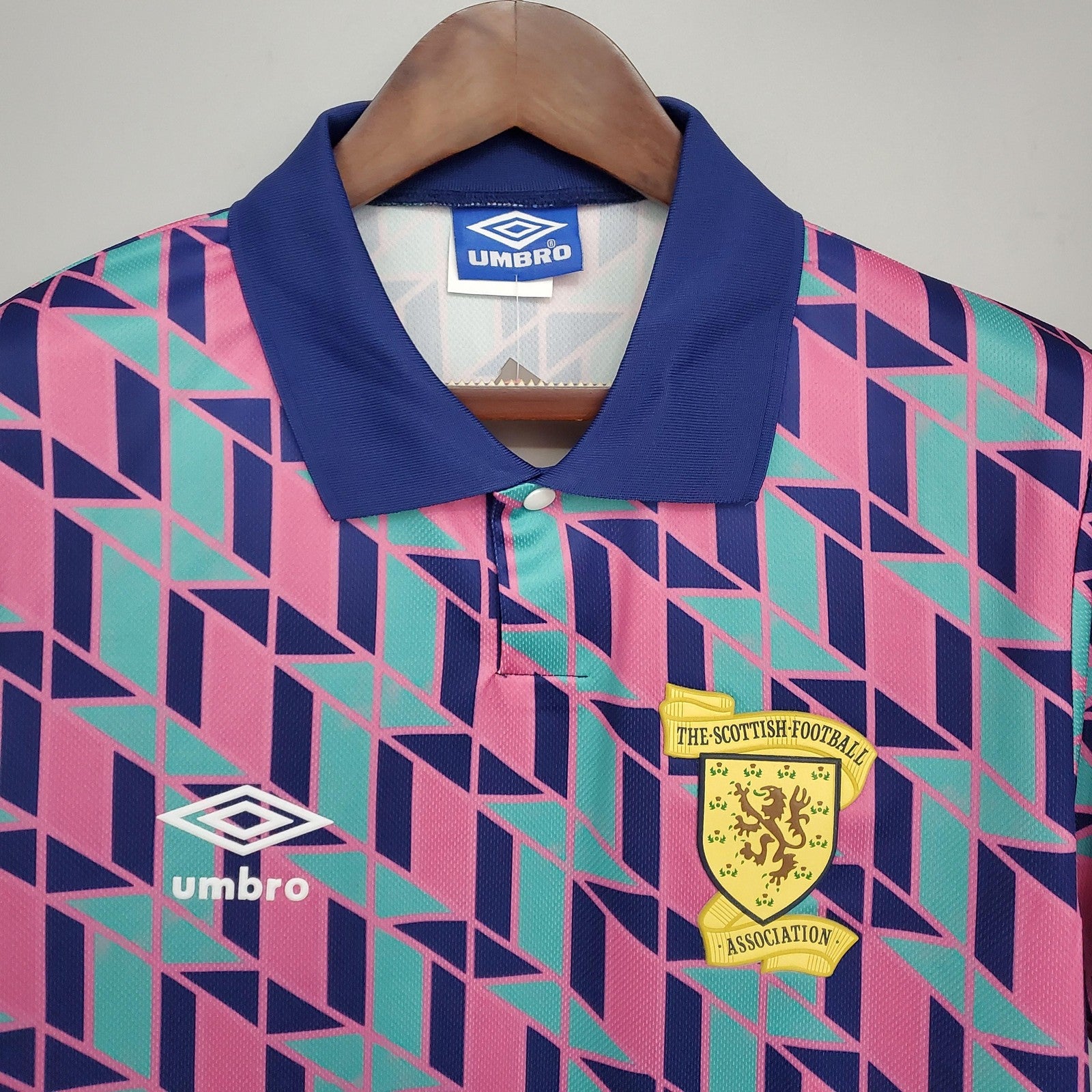 Retro Scotland Away
