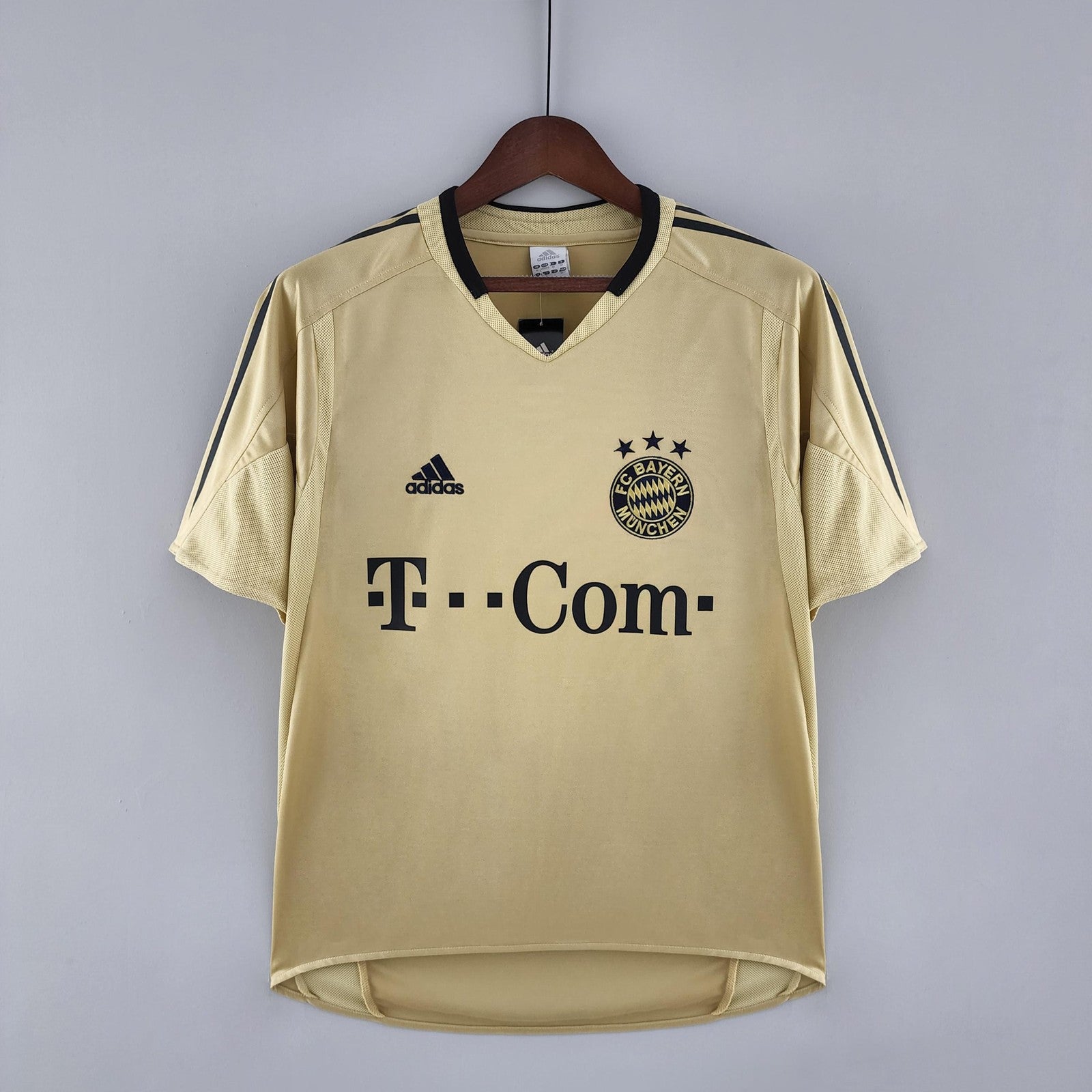 Retro 04 05 Bayern Munich Away