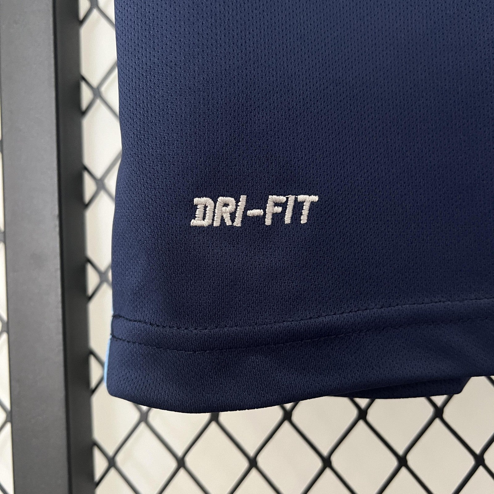 Retro Manchester City 15 16 Away