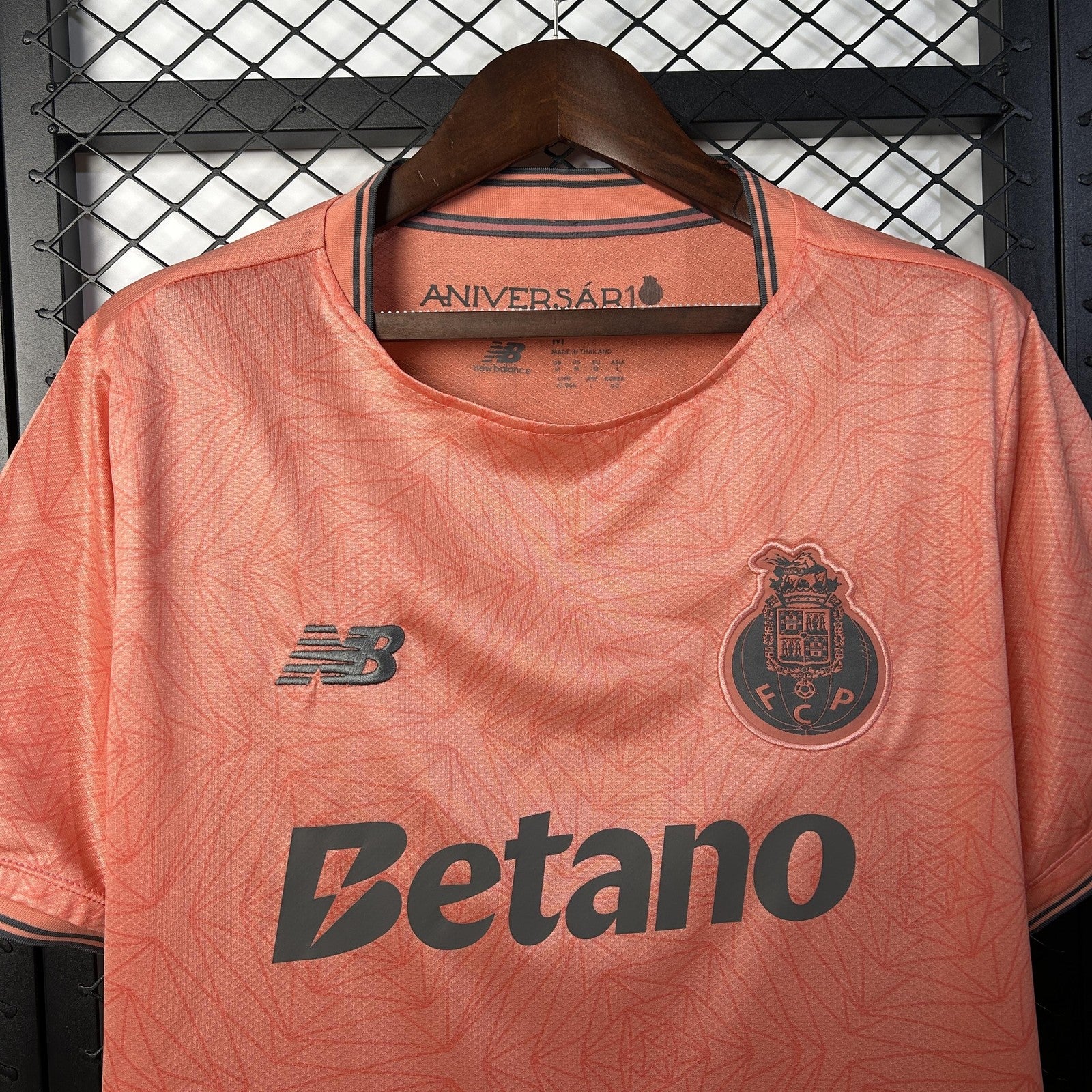 25 26 Porto Away