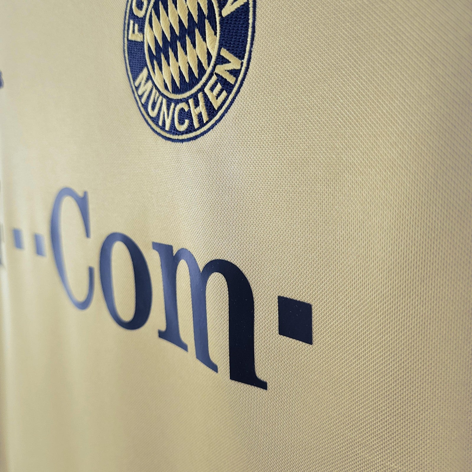 Retro 04 05 Bayern Munich Away