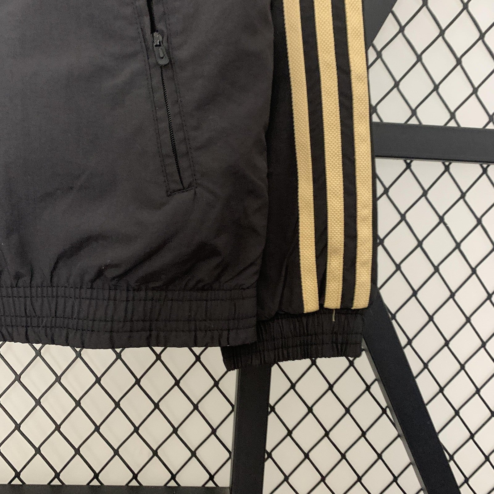 23 24 Arsenal Trench Coat Reversible 2