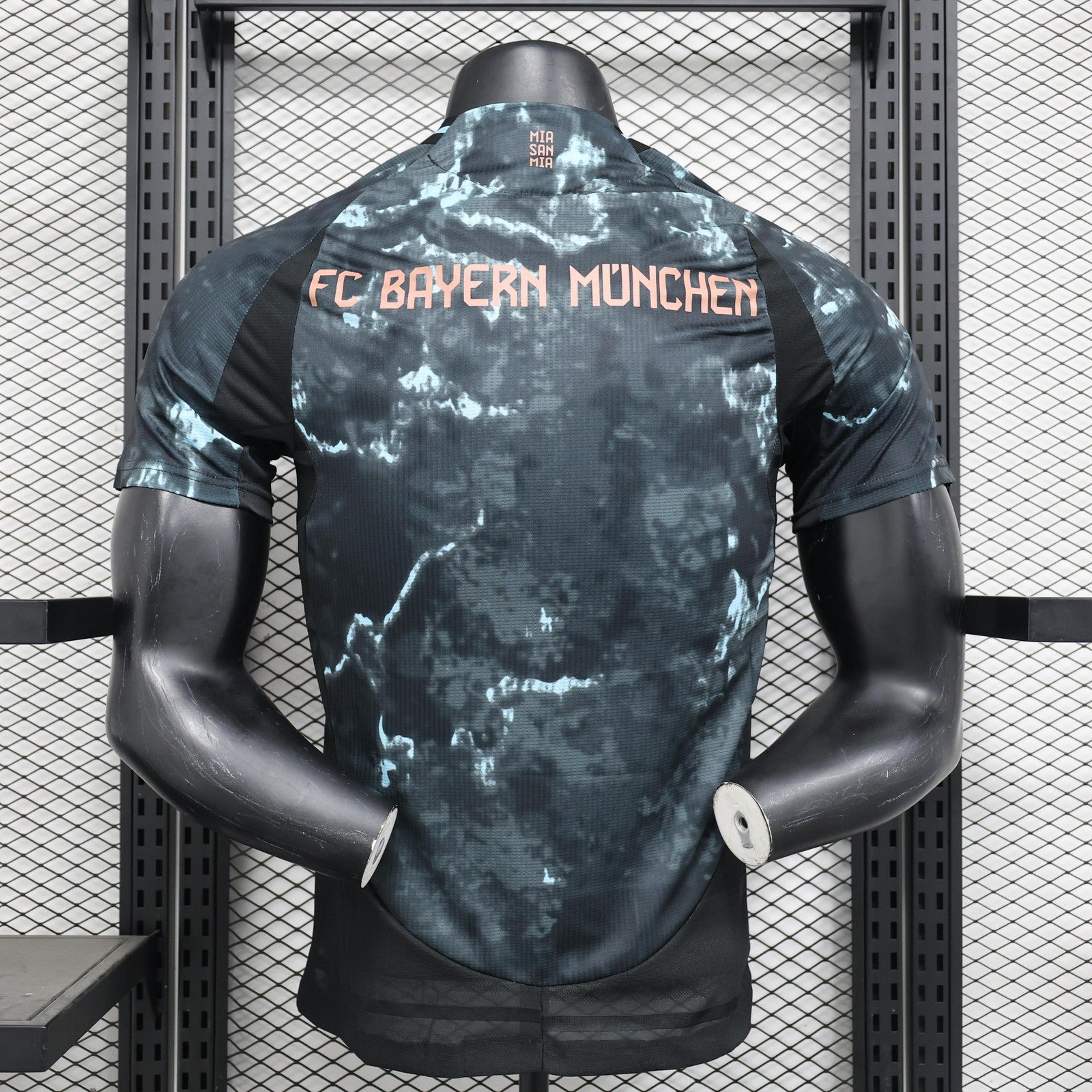 24 25 Player Bayern Munich Away