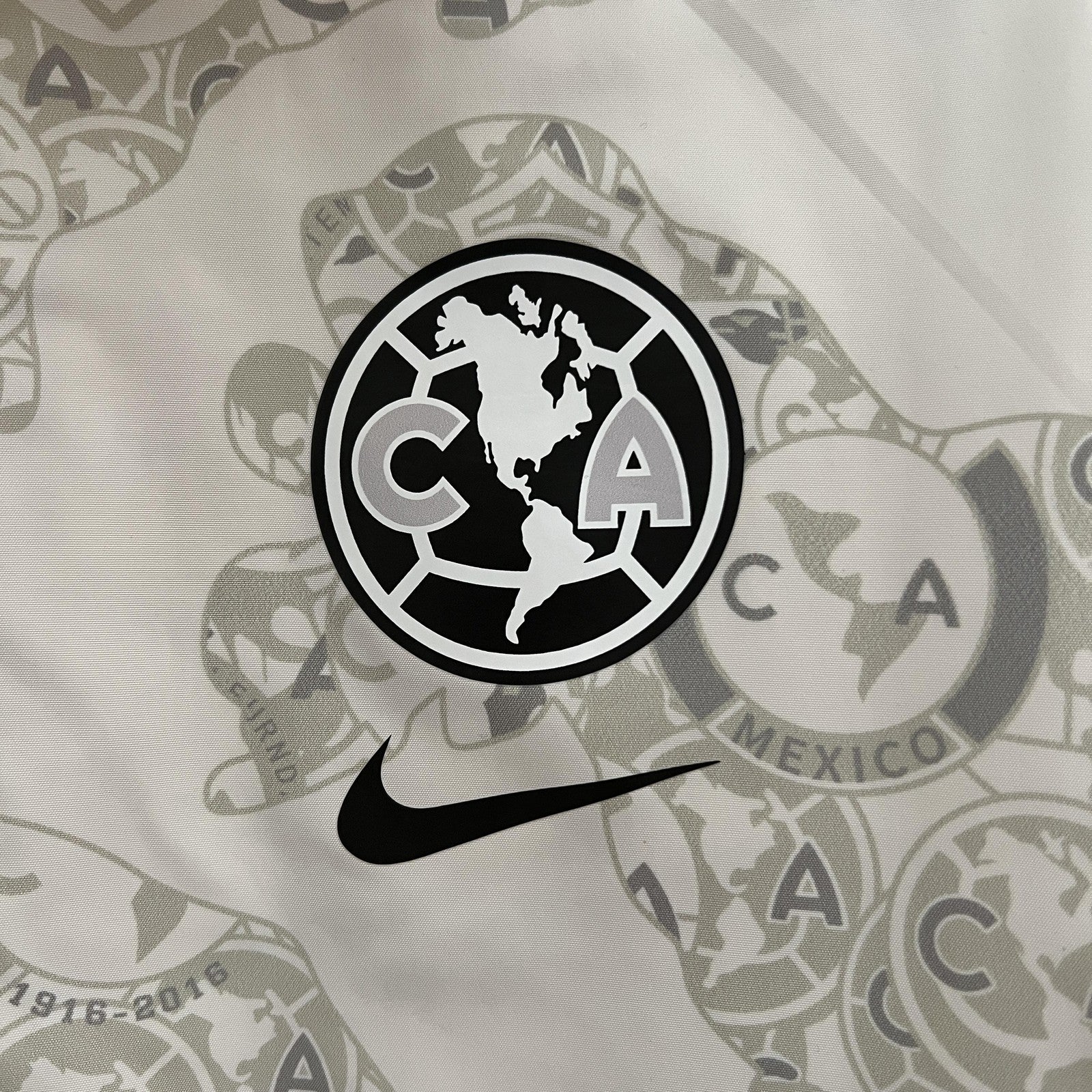 24 25 Americas Team Trench Coat Reversible