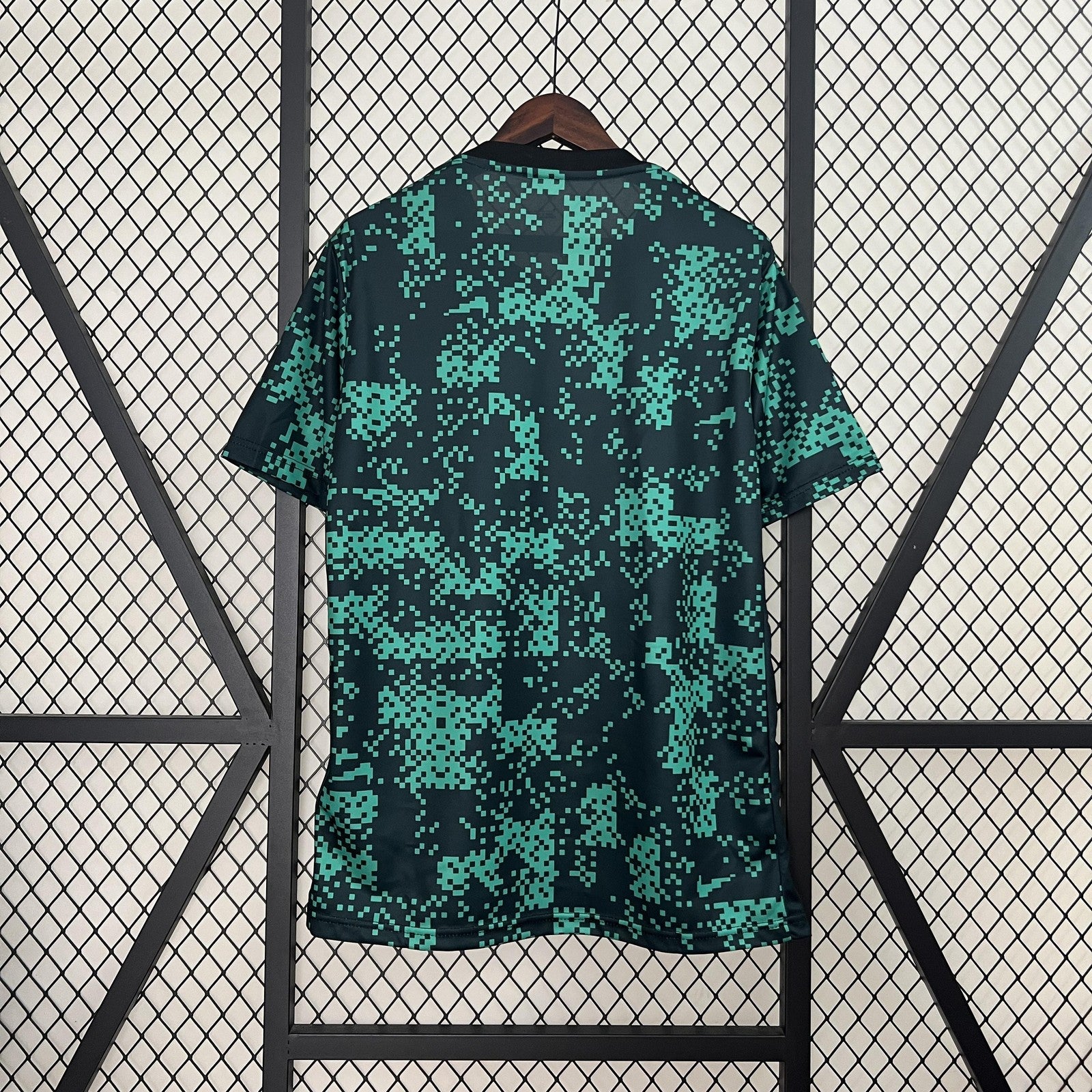 24 25 Sporting Lisbon Training Jersey