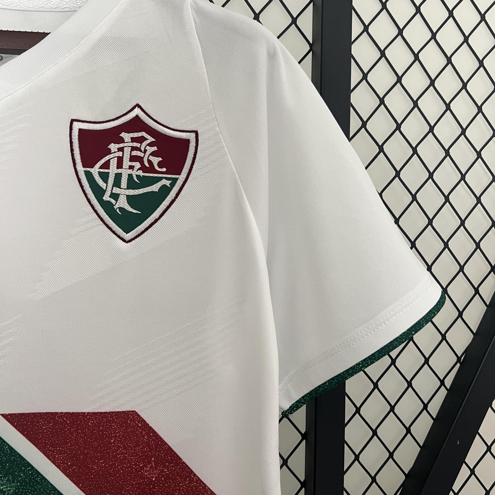 24 25 Fluminense Away
