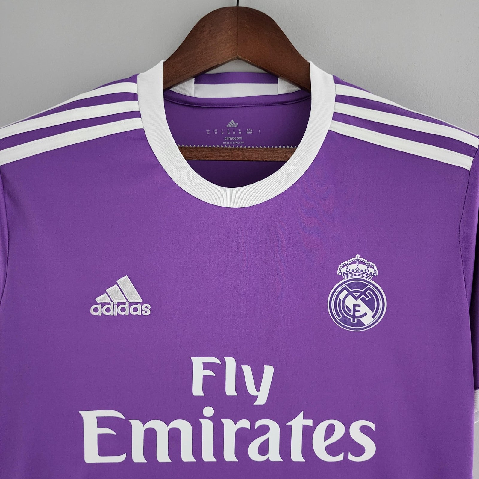 Retro Real Madrid 16 17 Away