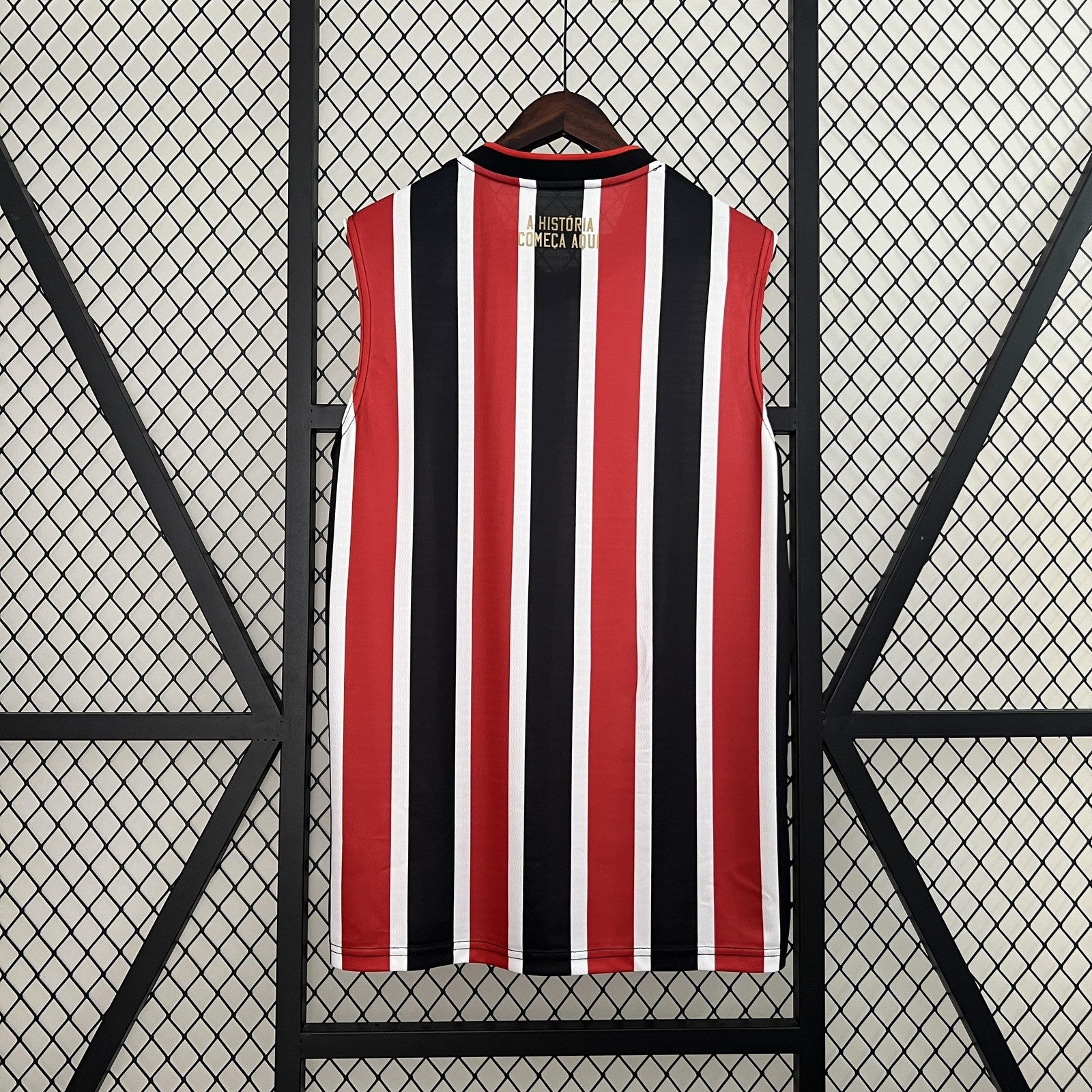 24 25 Vest Sao Paulo Away