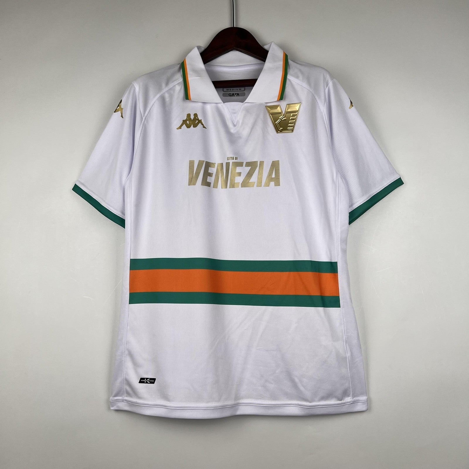 23 24 Venice Away