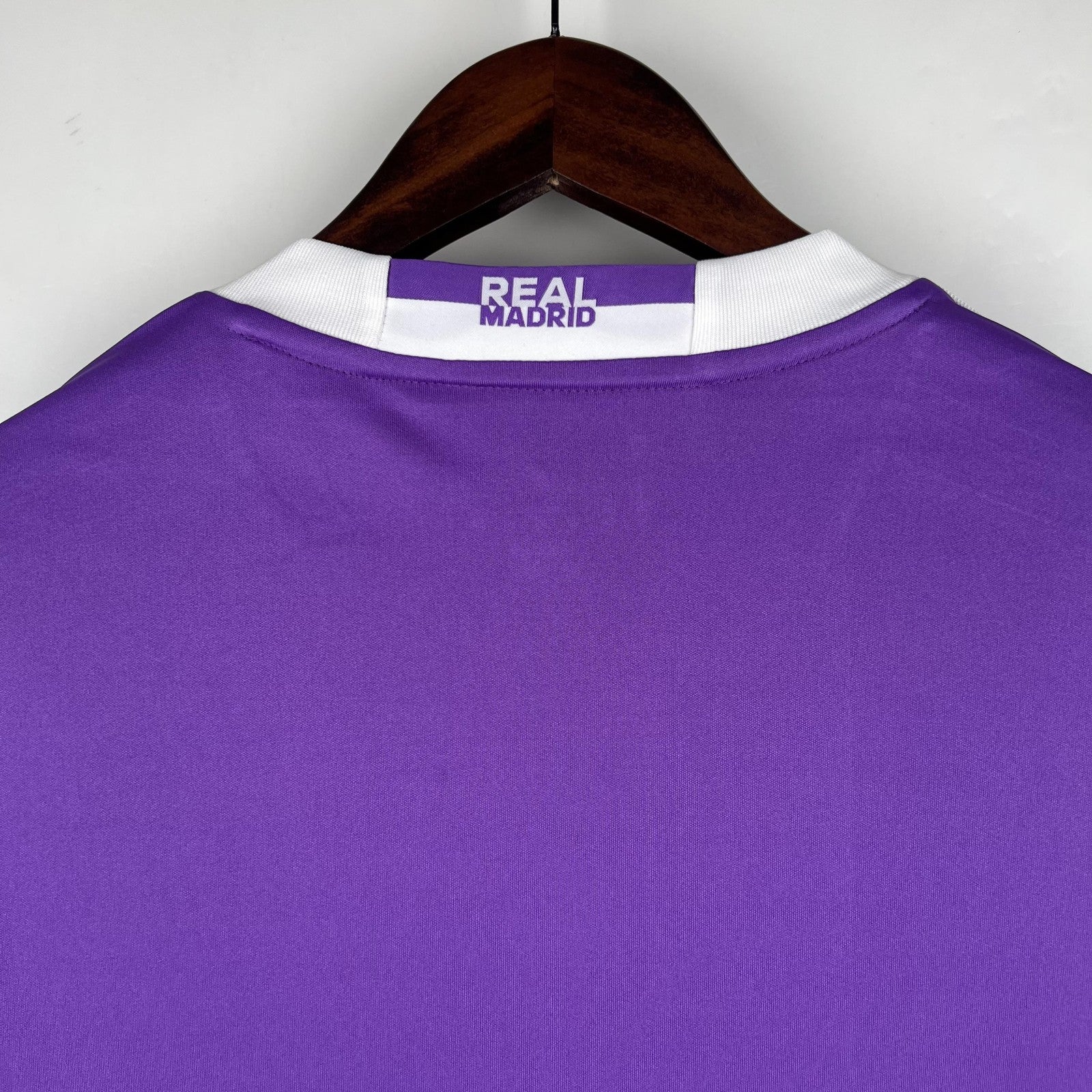 Retro Long Sleeve Real Madrid 16 17 Away