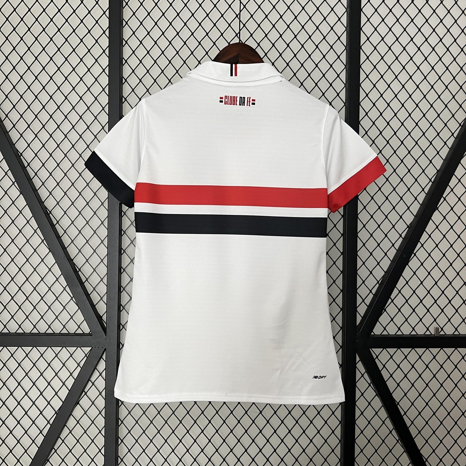 24 25 Women Sao Paulo Home