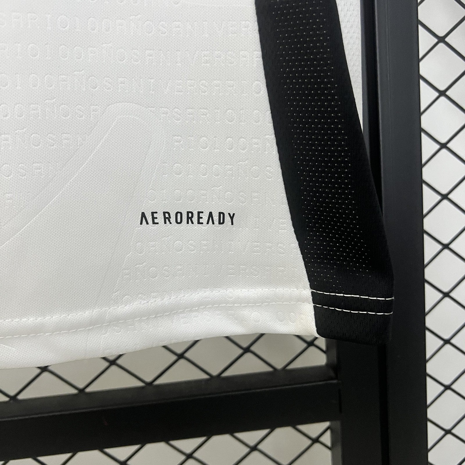 25 26 Colo Colo Home 2