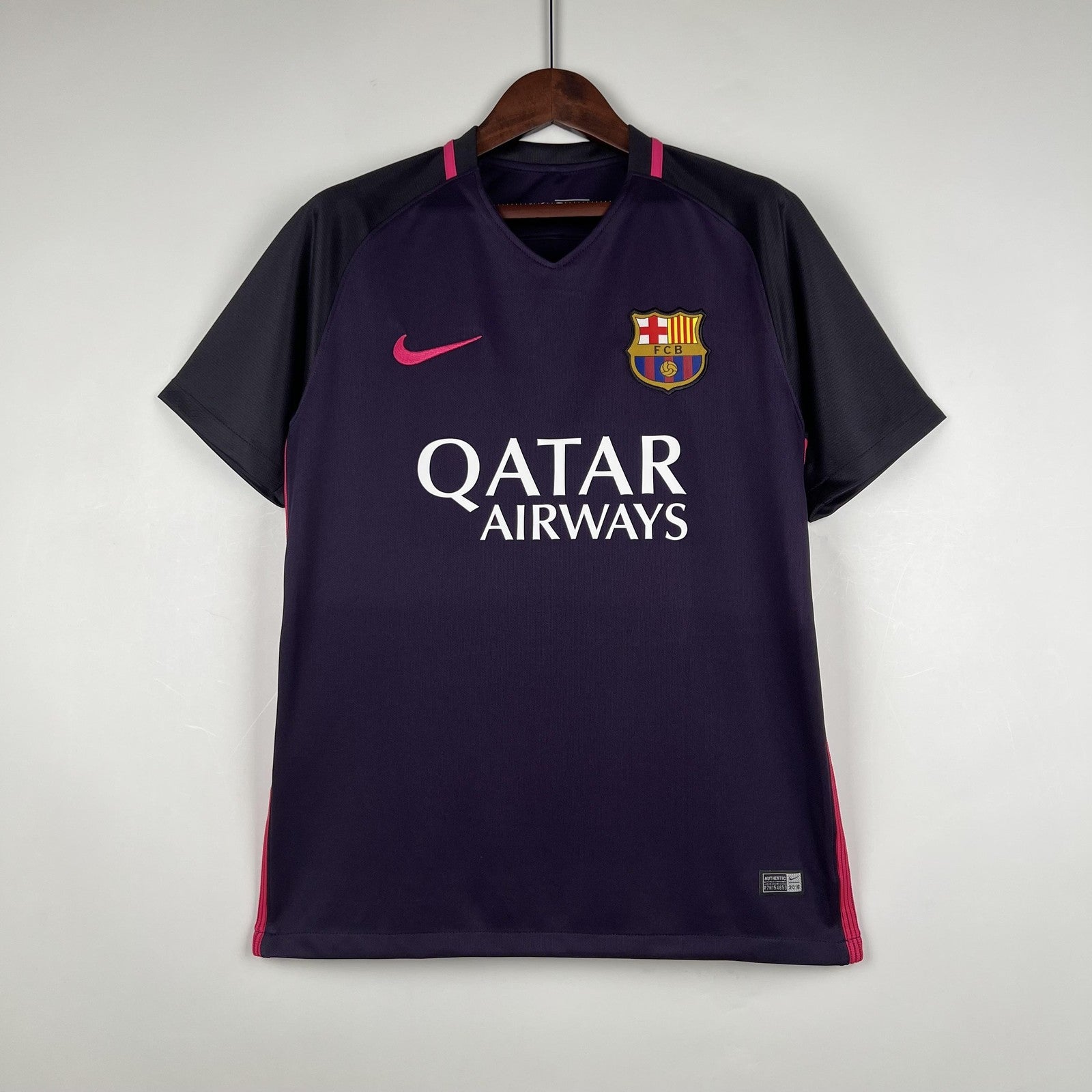 Retro Barcelona 16 17 Away