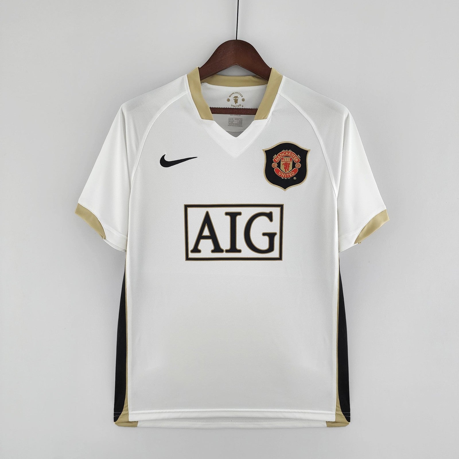 Retro M U 06 07 Away