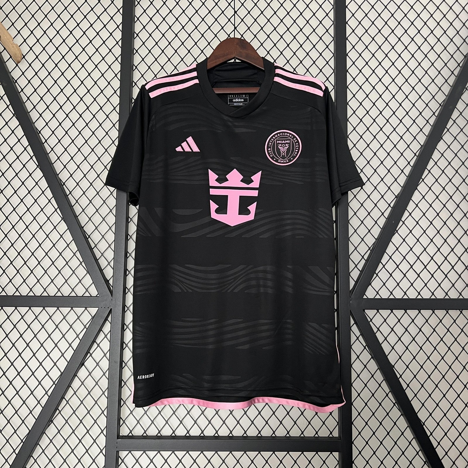 24 25 Miami Away