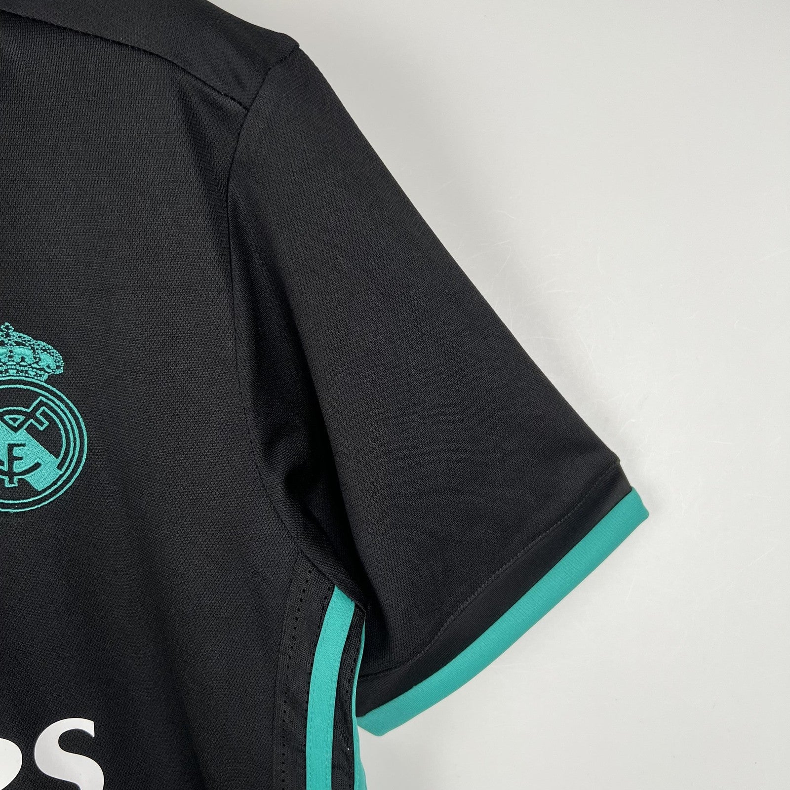 Retro Real Madrid 17 18 Away