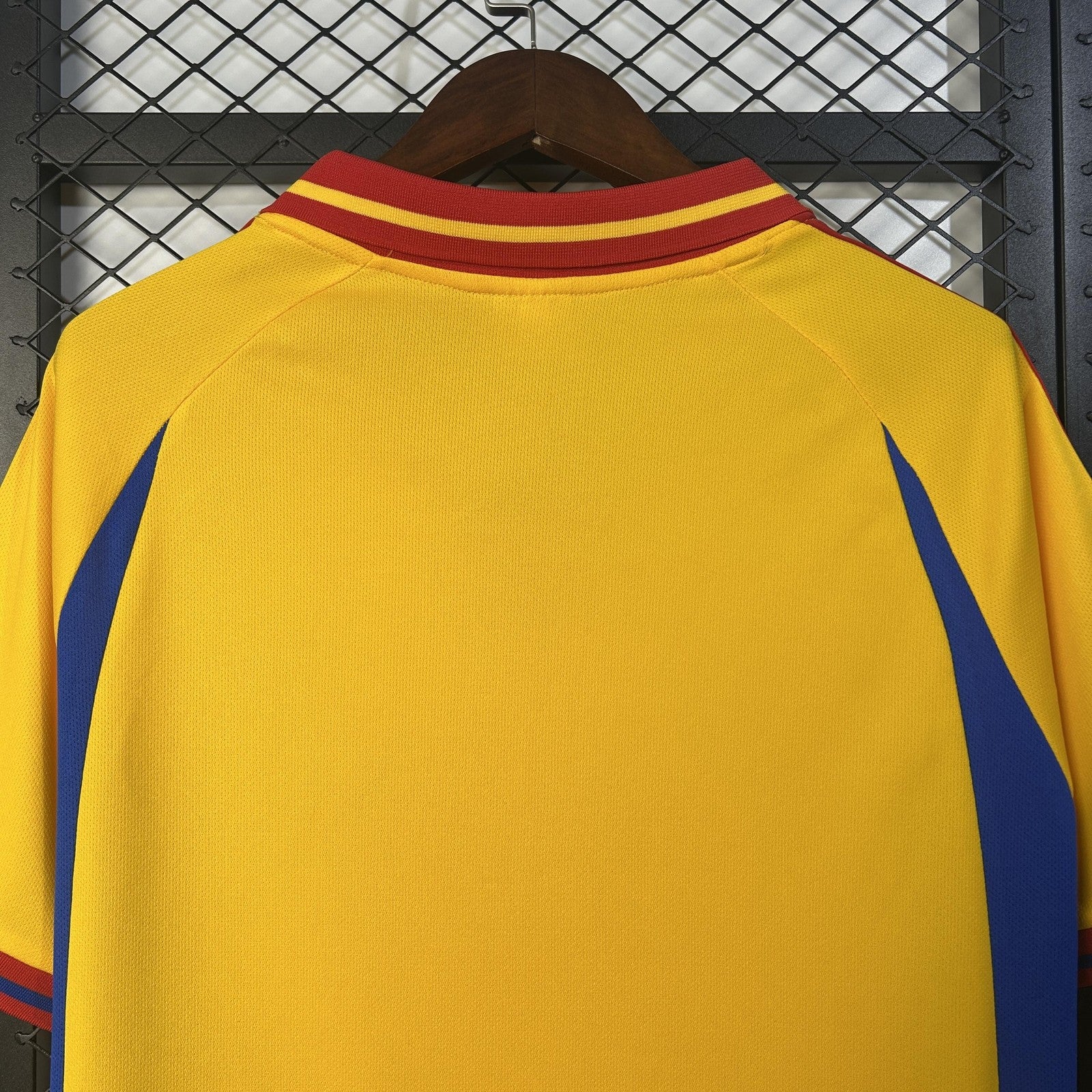 Retro 2000 Romania Home