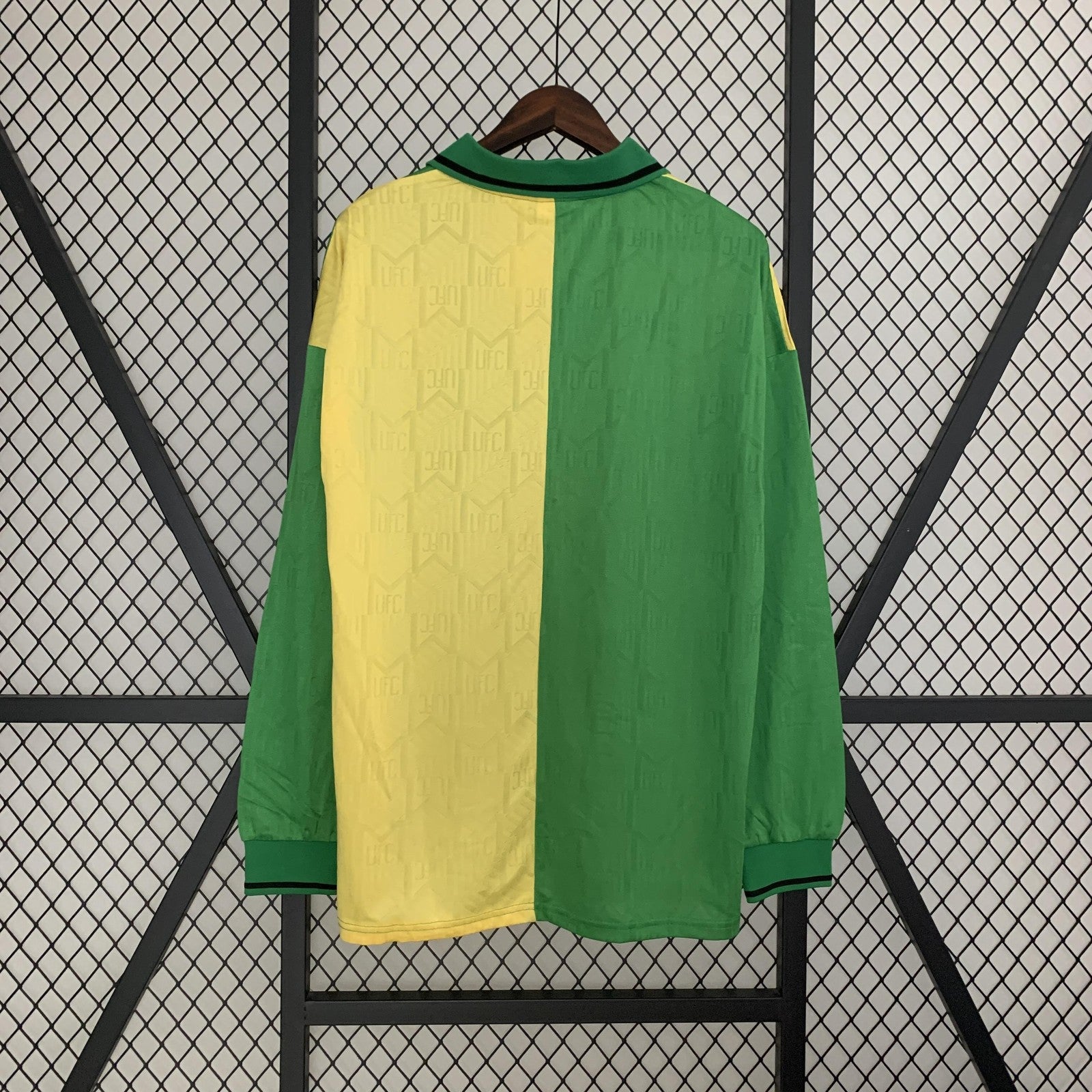 Retro Long Sleeve M U Third Away