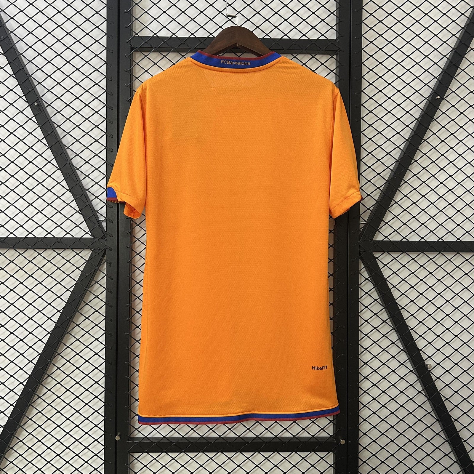 Retro Barcelona 06 07 Away