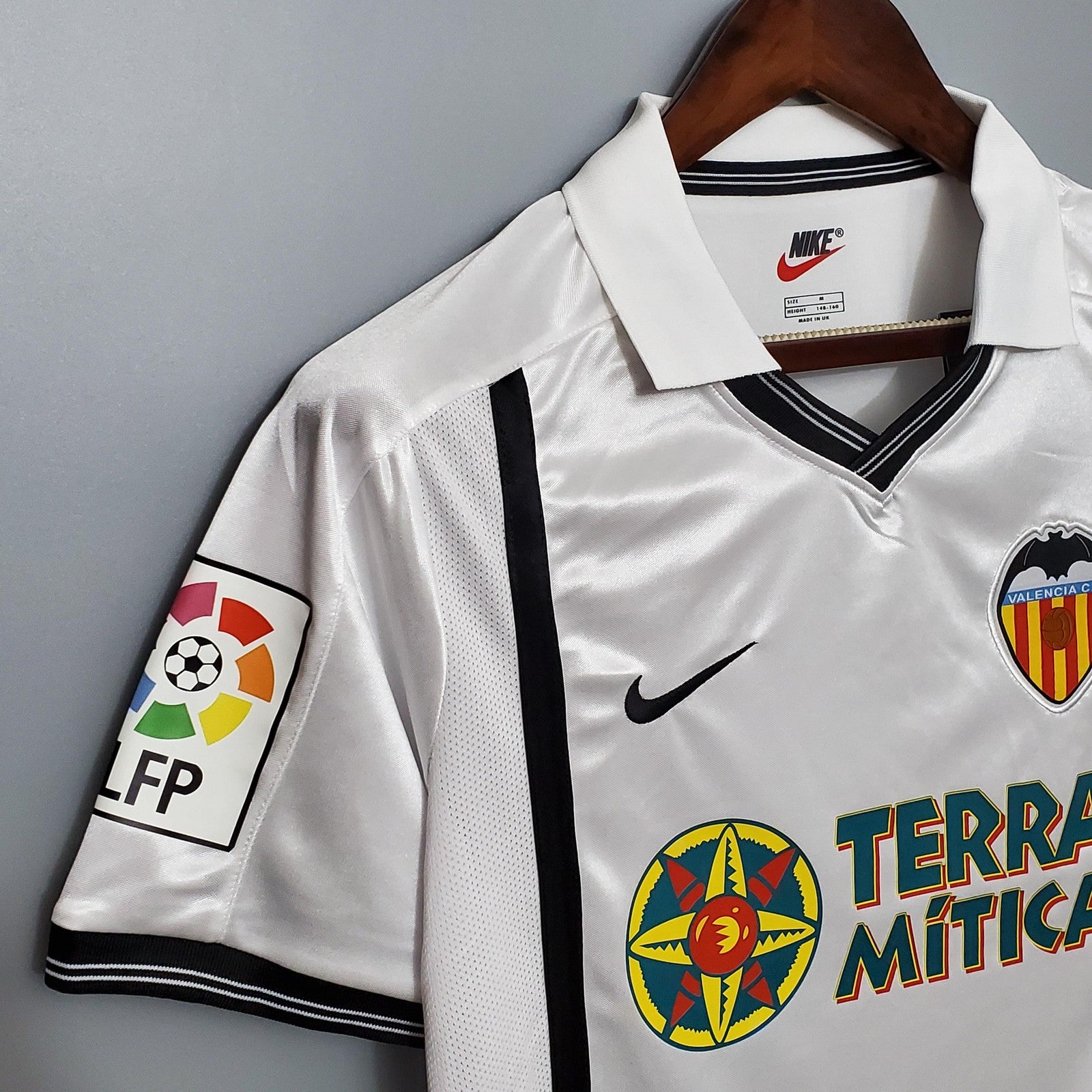 Retro Valencia 2001 Home