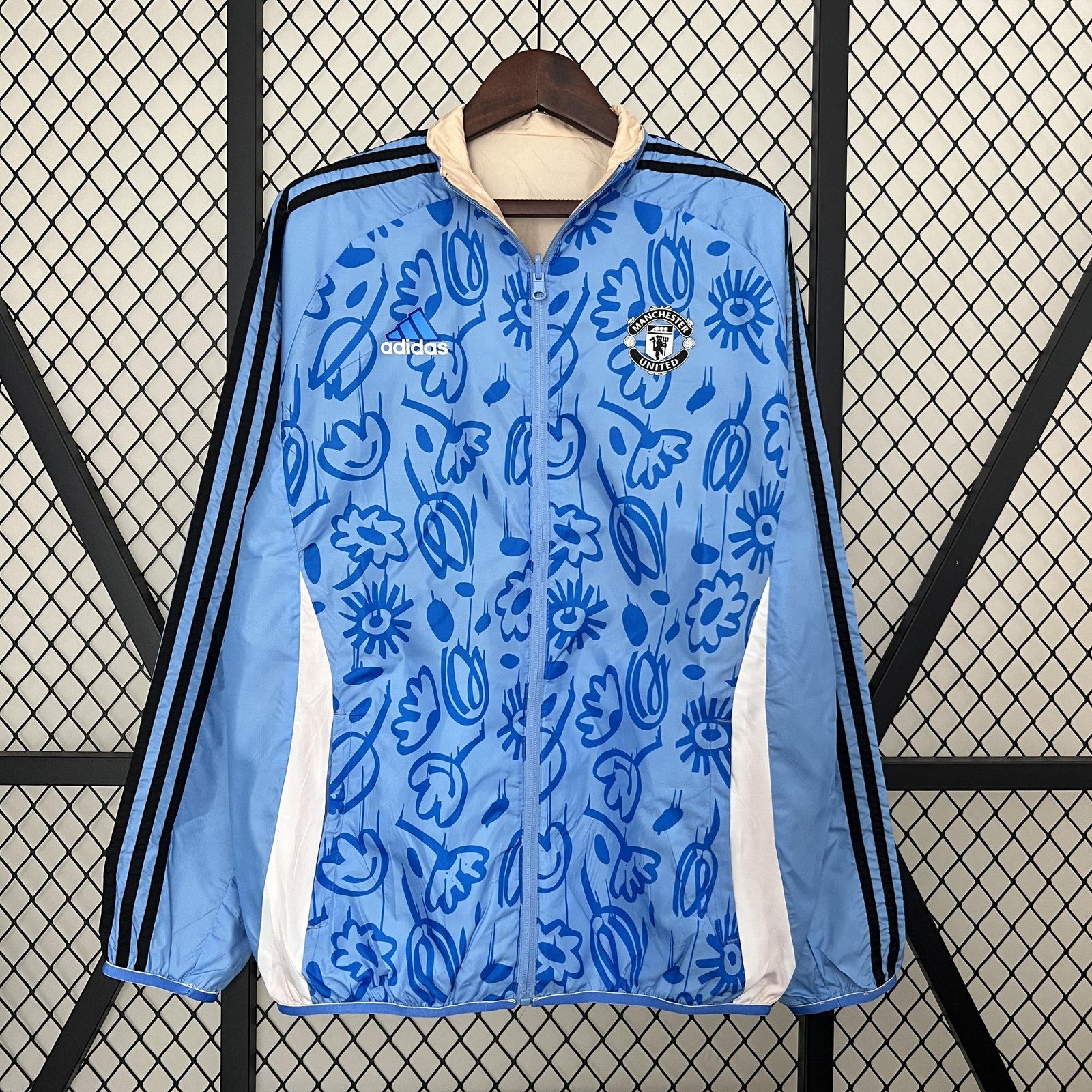 24 25 M U Trench Coat Reversible