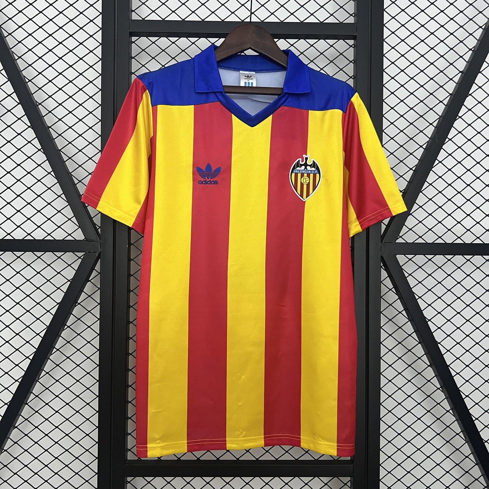 Retro Valencia 80 82 Home