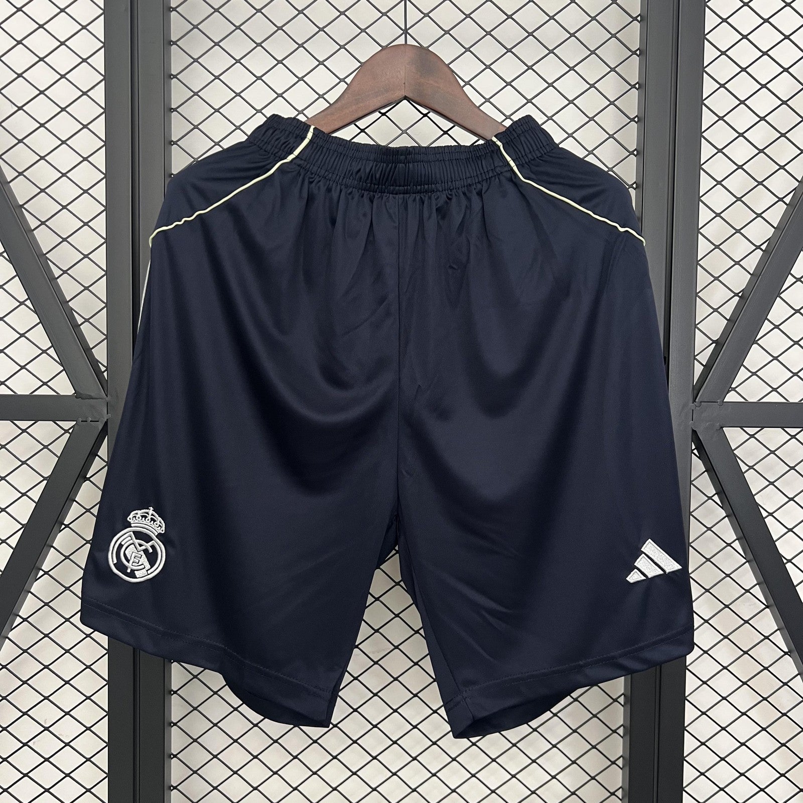 25 26 Shorts Real Madrid Away