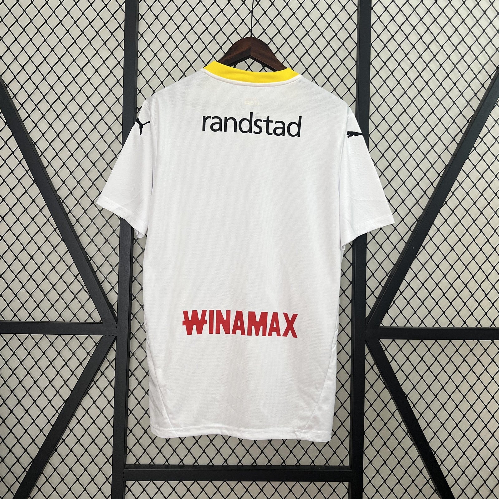 24 25 Lens Third Away