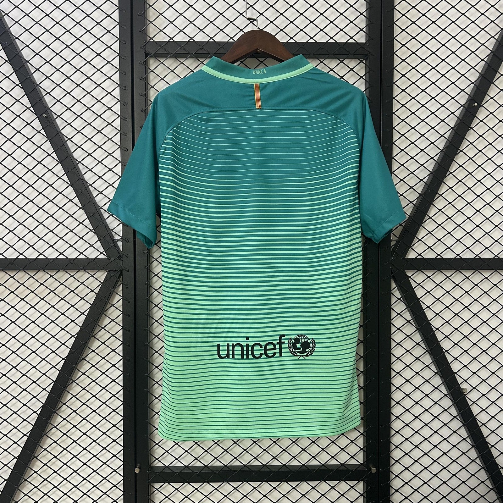 Retro Barcelona Third