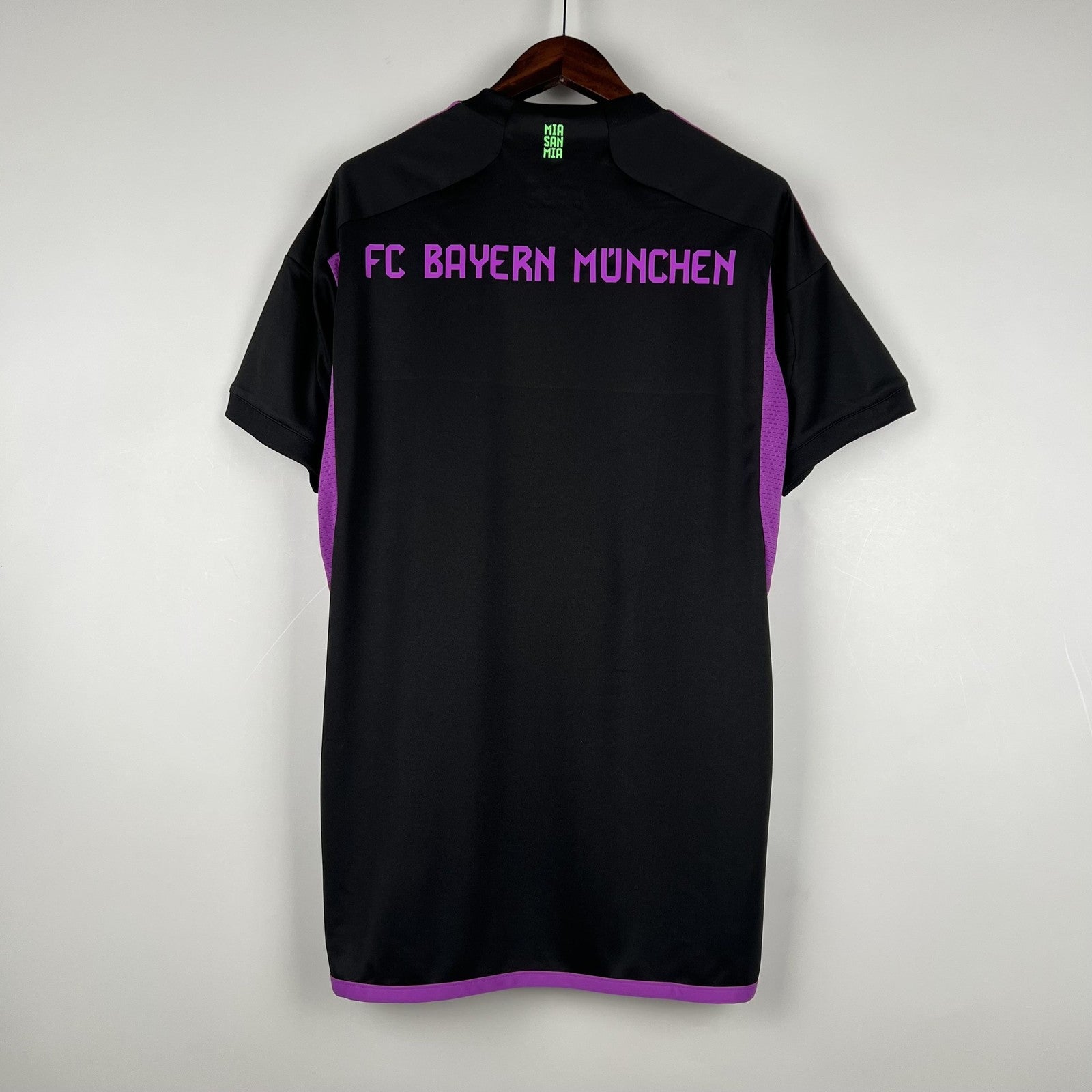 23 24 Bayern Munich Away