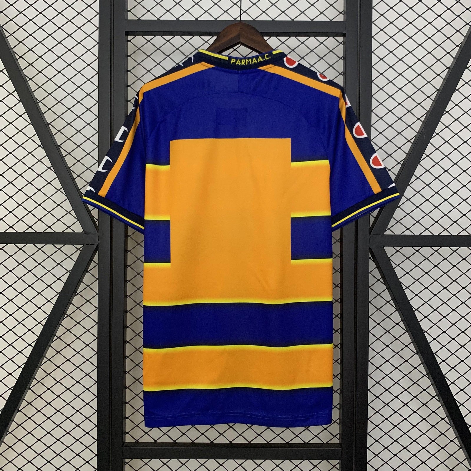 Retro Parma 02 03 Home