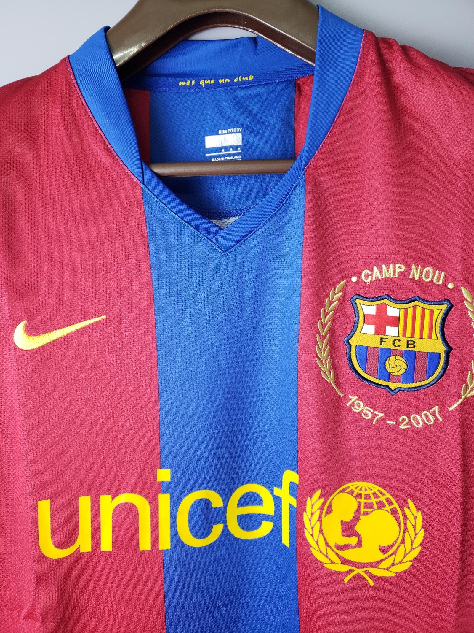 Retro Barcelona Long Sleeves Home