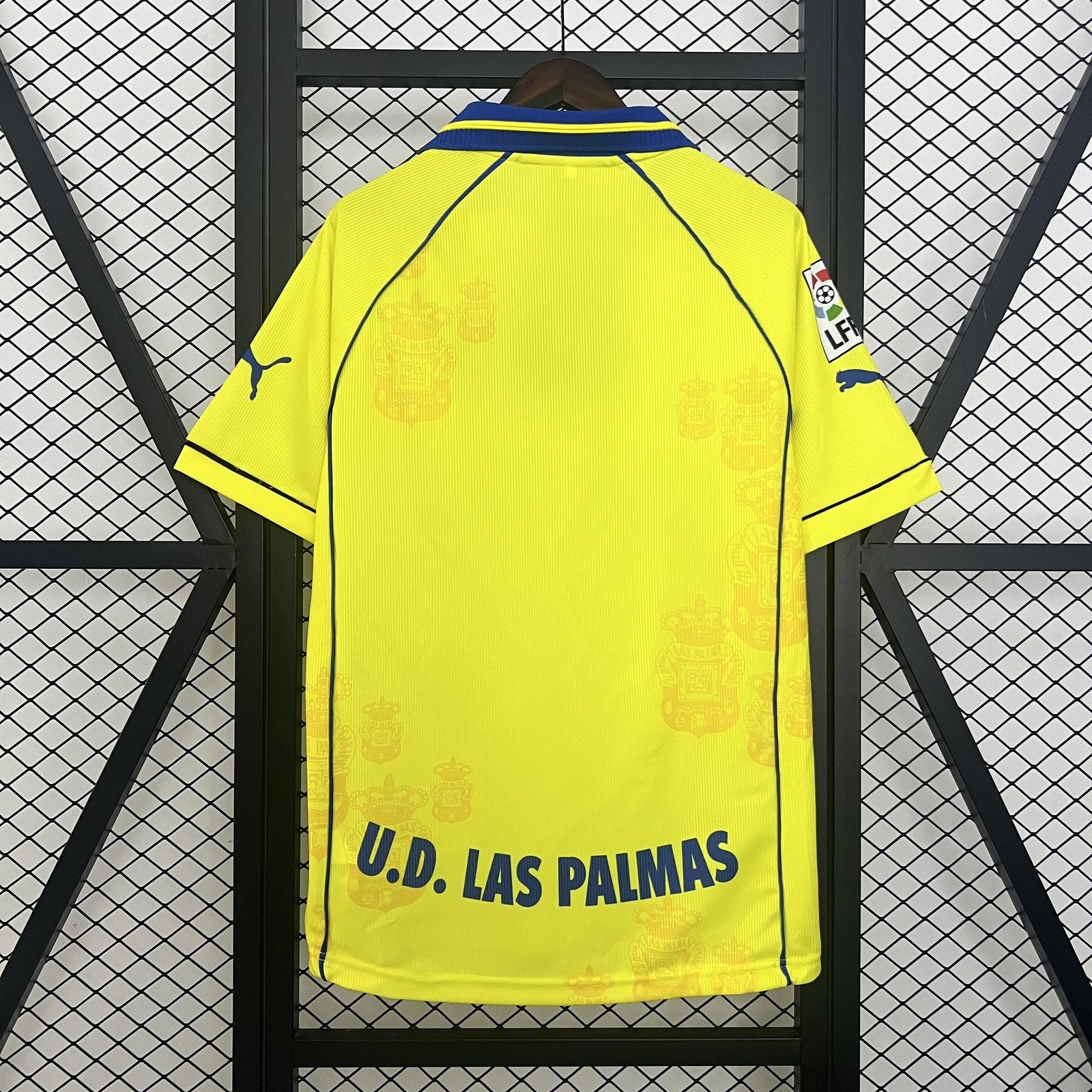 Retro Las Palmas Home