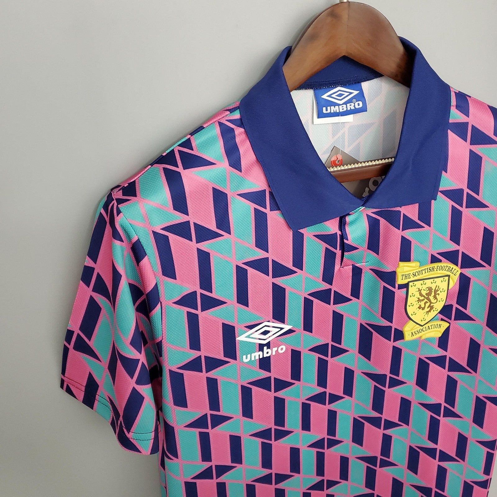 Retro Scotland Away