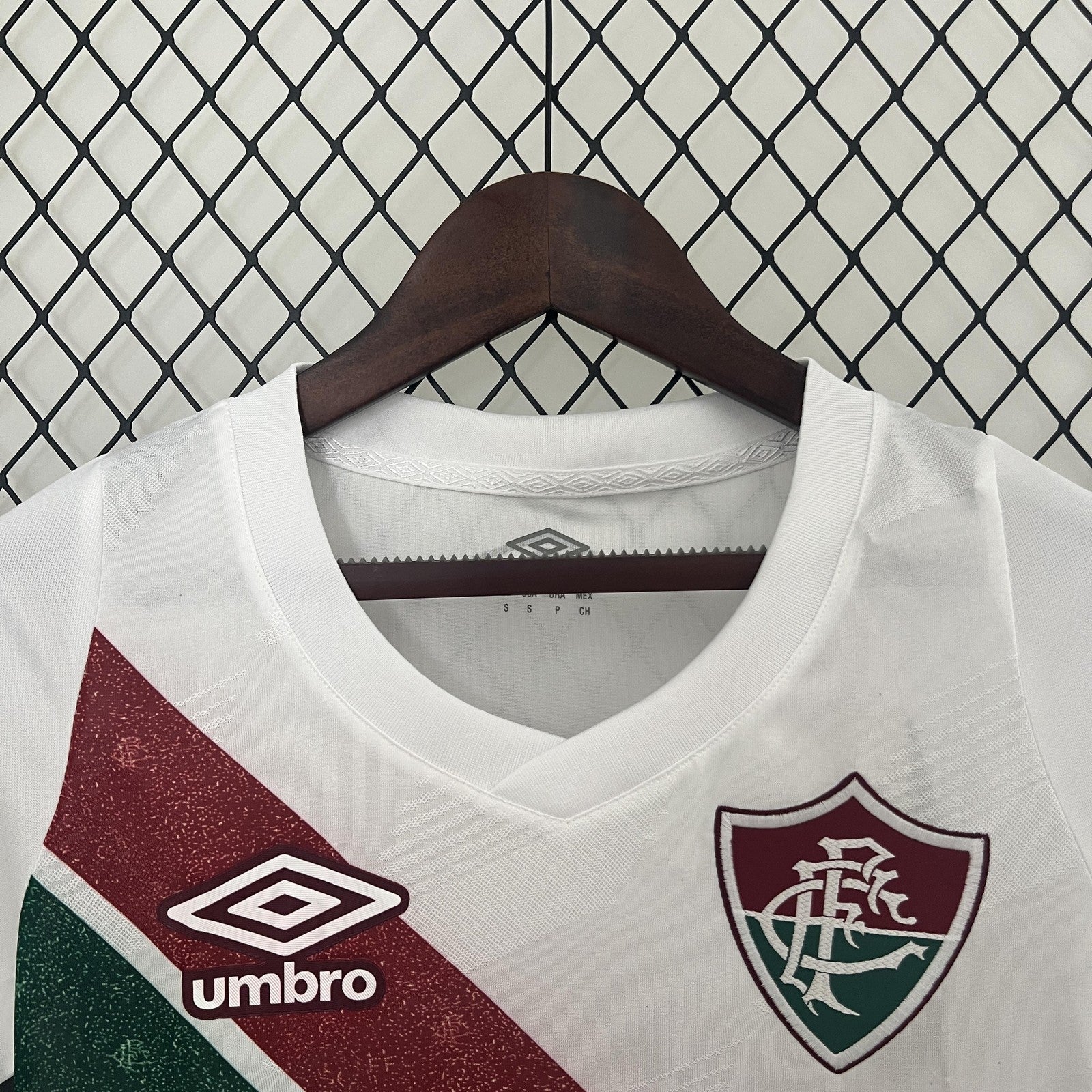 24 25 Women Fluminense Away