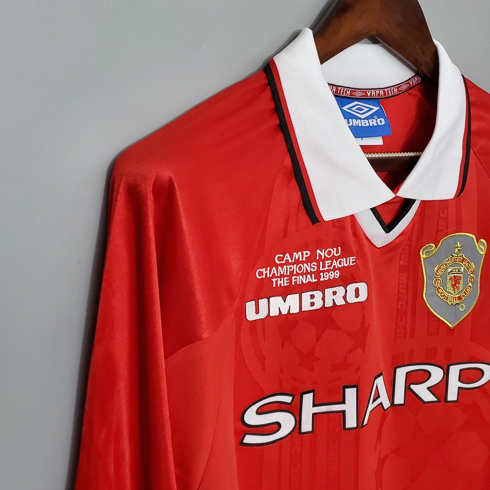 Retro Long Sleeved M U Champions League Version Home