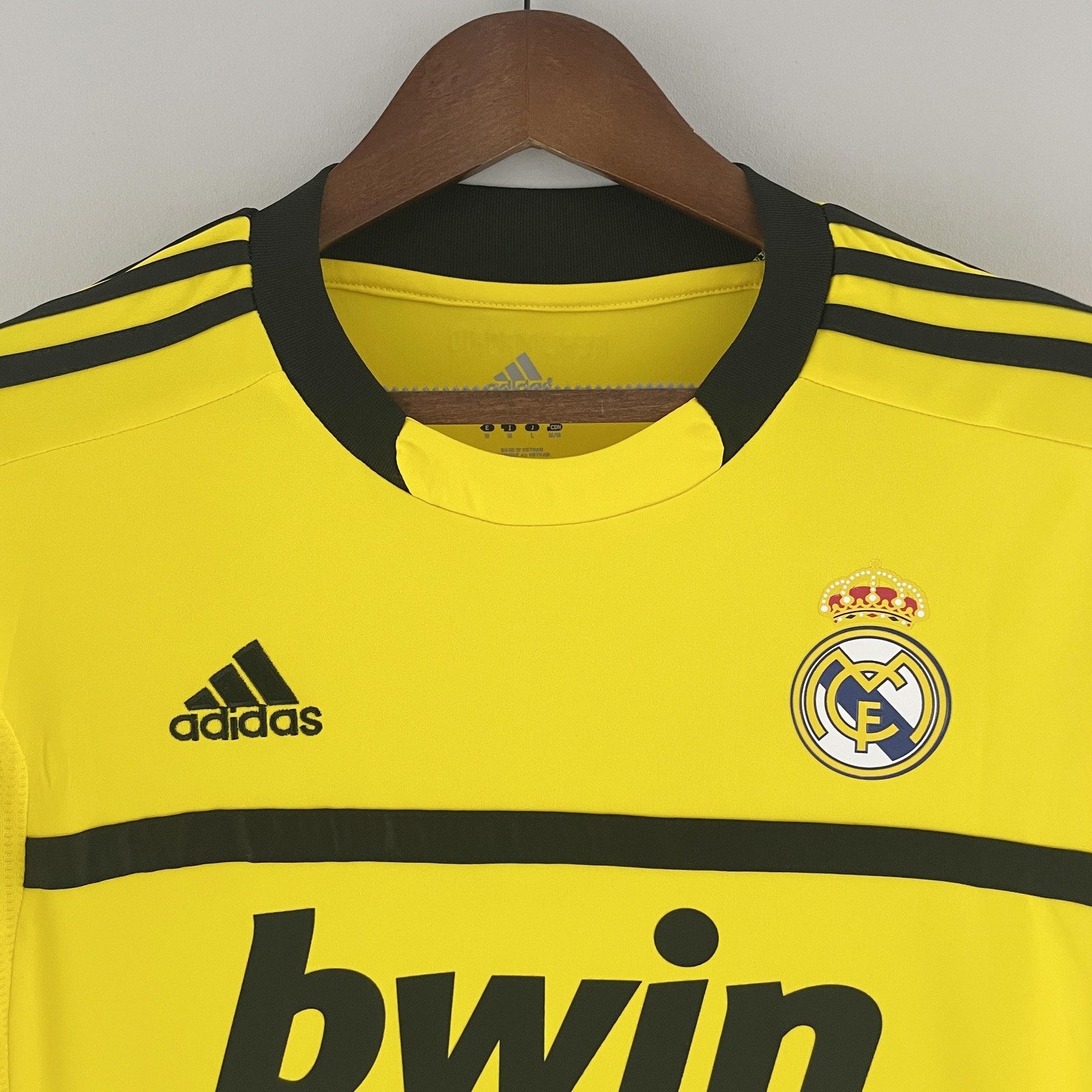 Retro Real Madrid Goalkeeper Yellow