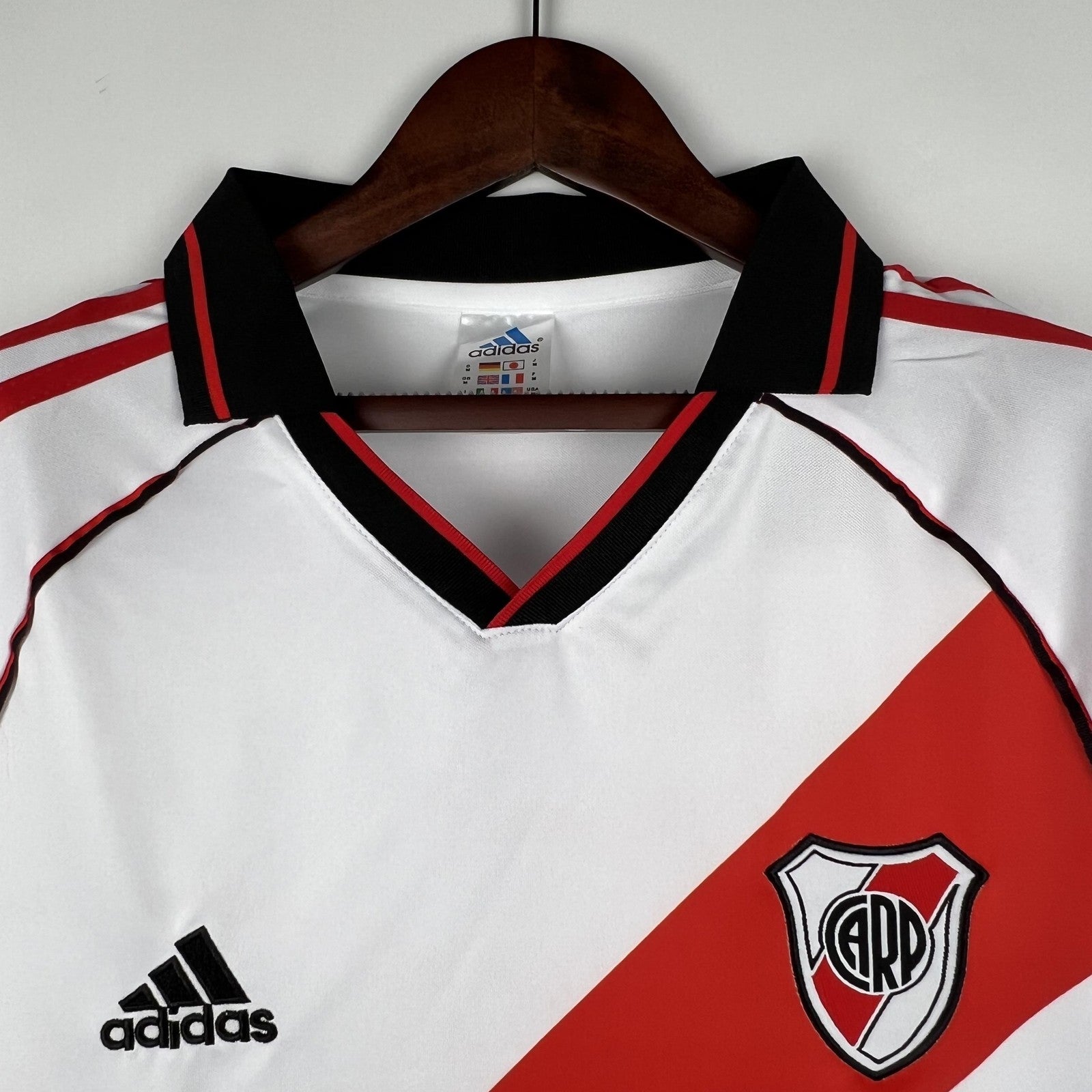 Retro River Plate Home