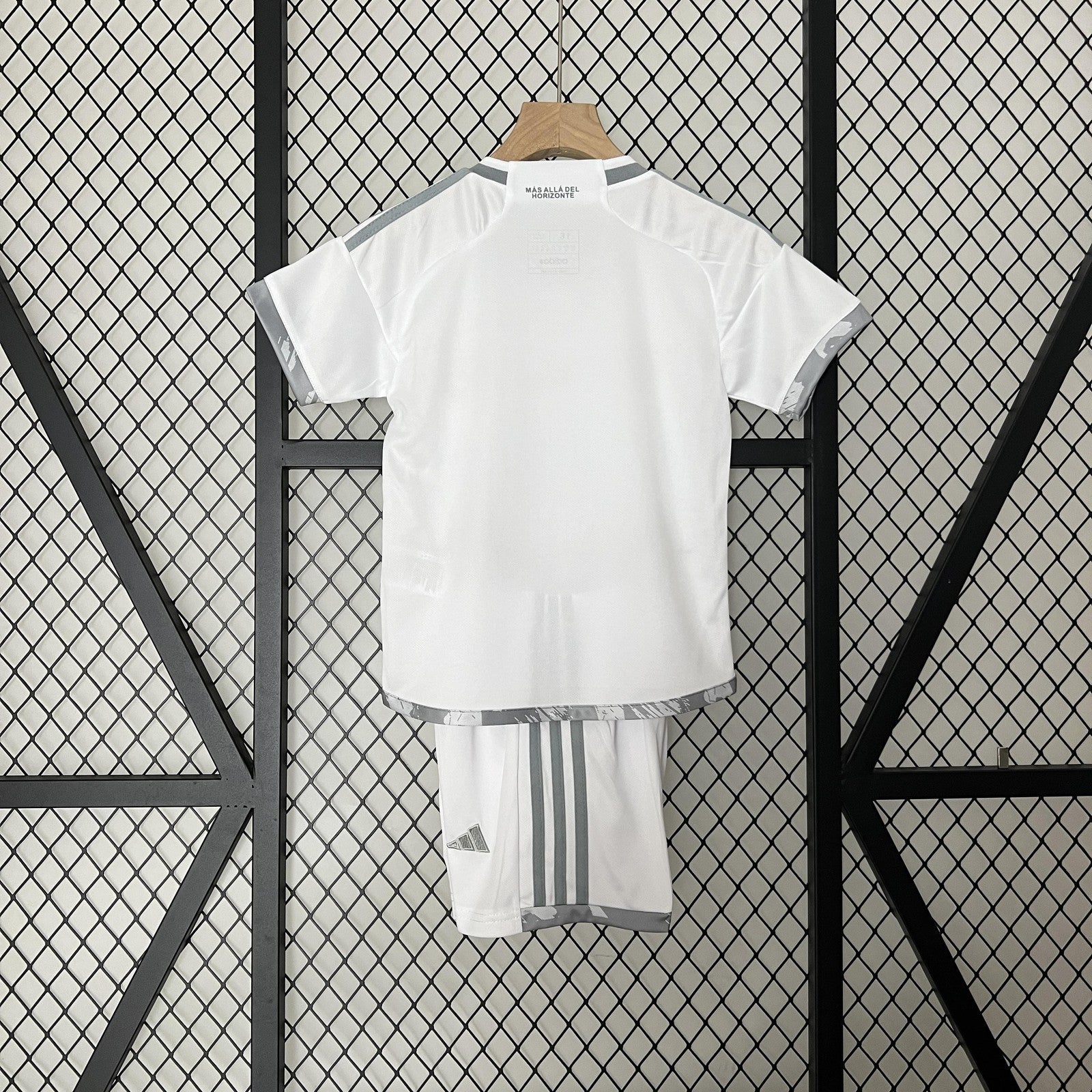 24 25 Kids University of Chile Away