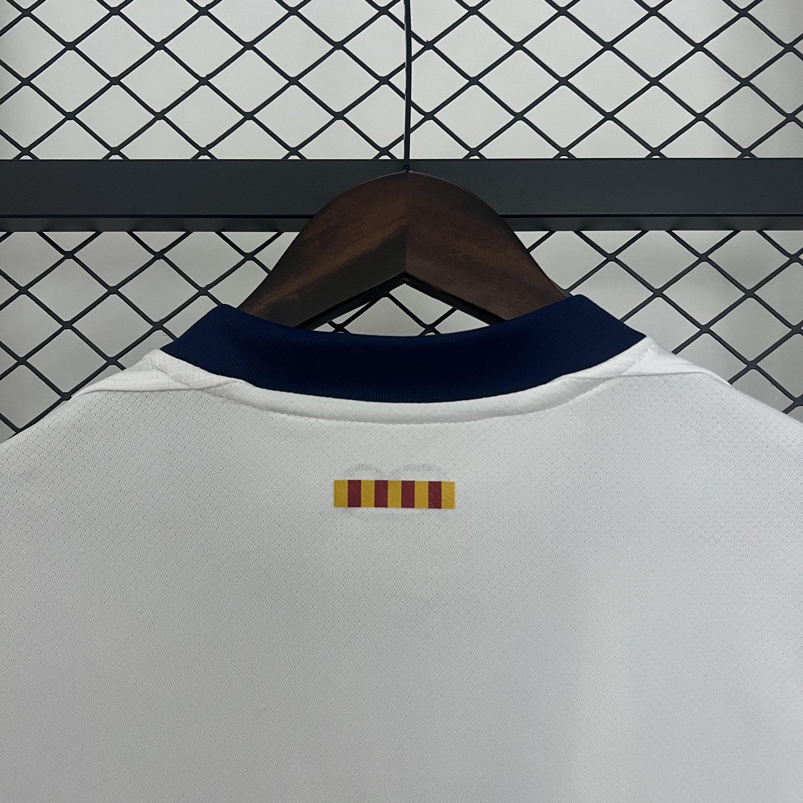 25 26 Barcelona Joint Edition