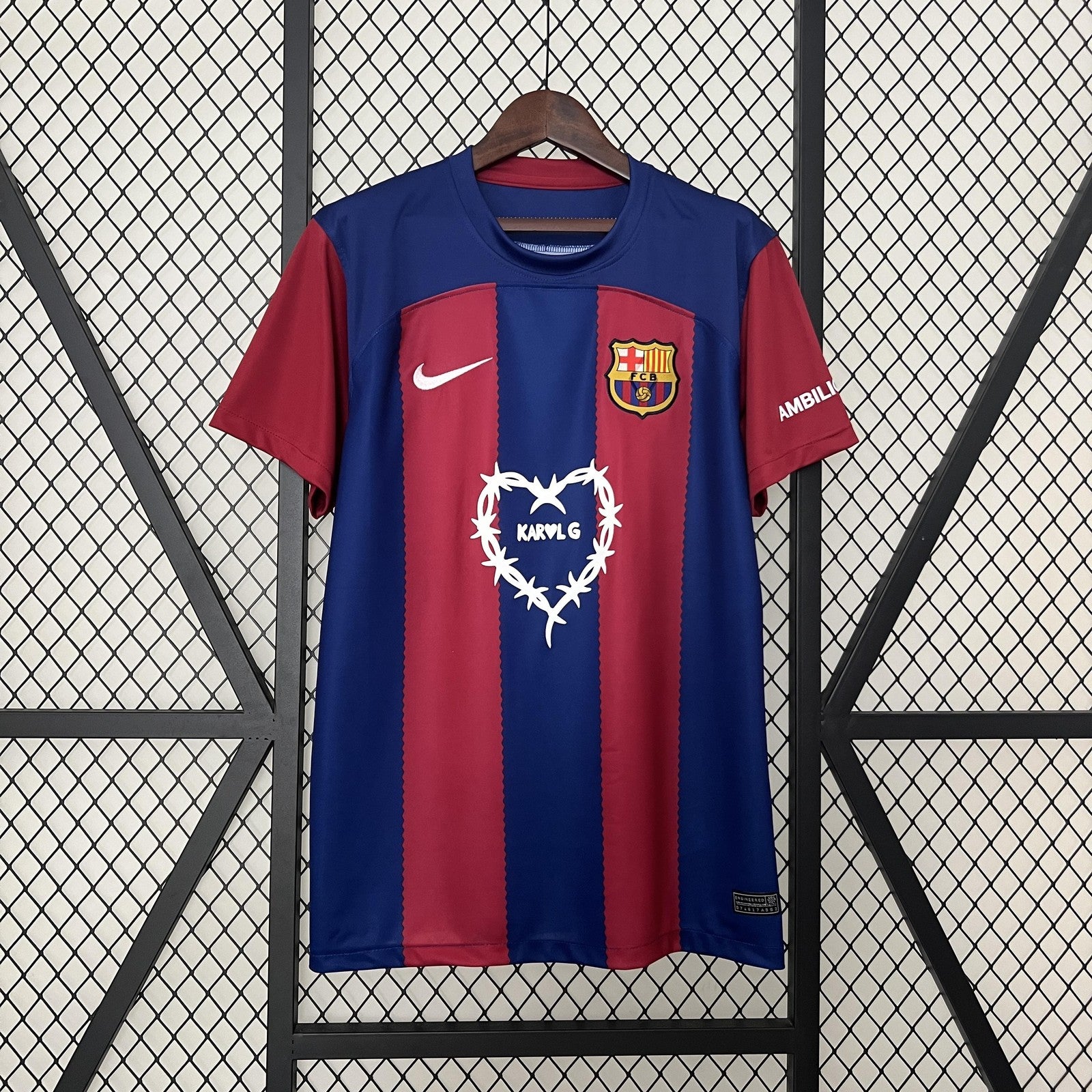 24 25 Barcelona Home